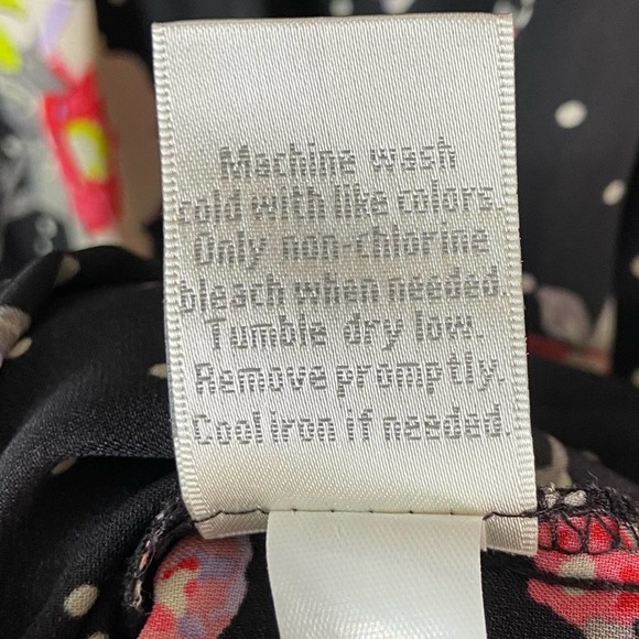 LC Lauren Conrad Black Floral Short Sleeve Blouse - Picture 8 of 8